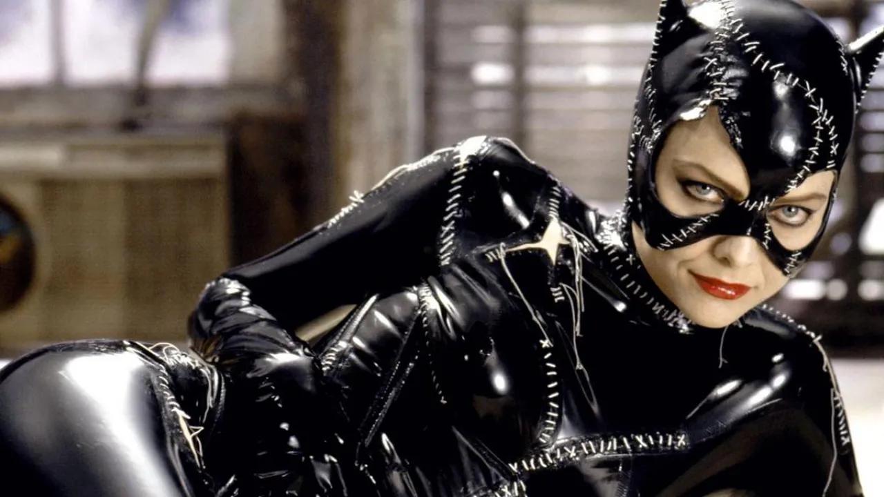 catwoman cnuevio universo dc - Cómo se llama en realidad Catwoman