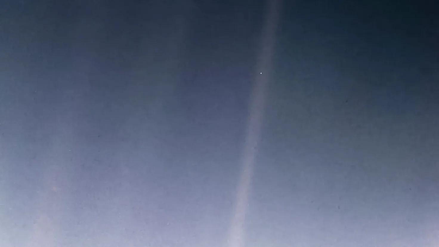 Un Punto Azul en el Universo: Nuestra Perspectiva Cósmica - Cómo se llama la fotografía de Carl Sagan un punto azul en el universo - Cómo se llama la fotografía de Carl Sagan