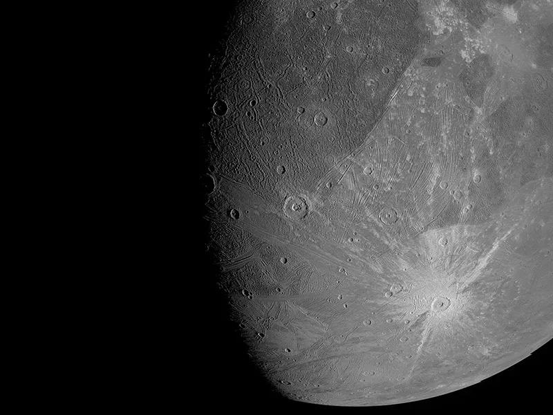 cuál es la luna más grande del universo - Cómo se llama la luna más grande del universo