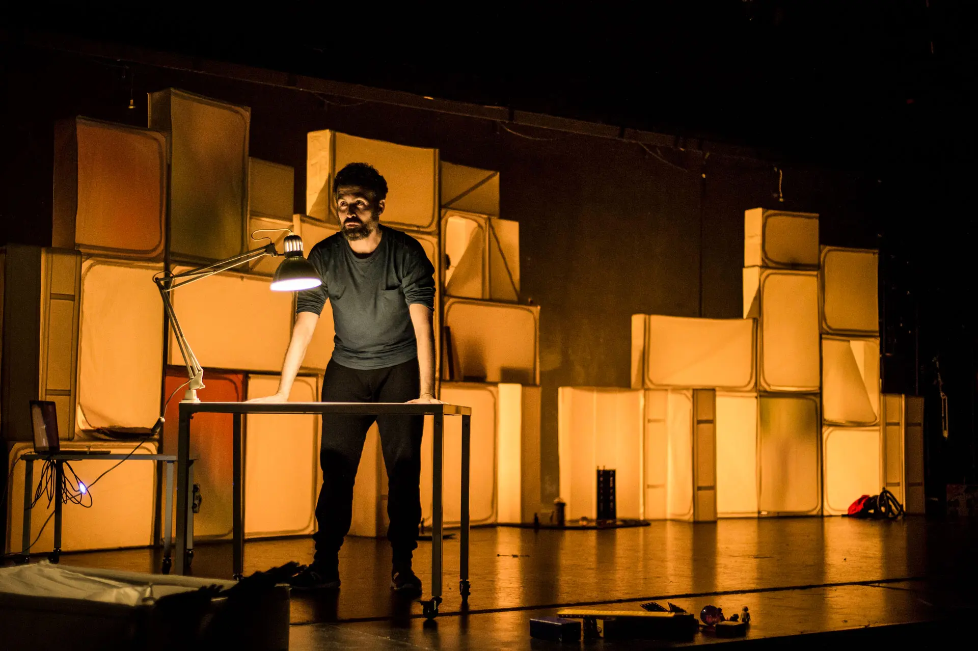 universo teatral - Qué elementos conforman el espacio teatral