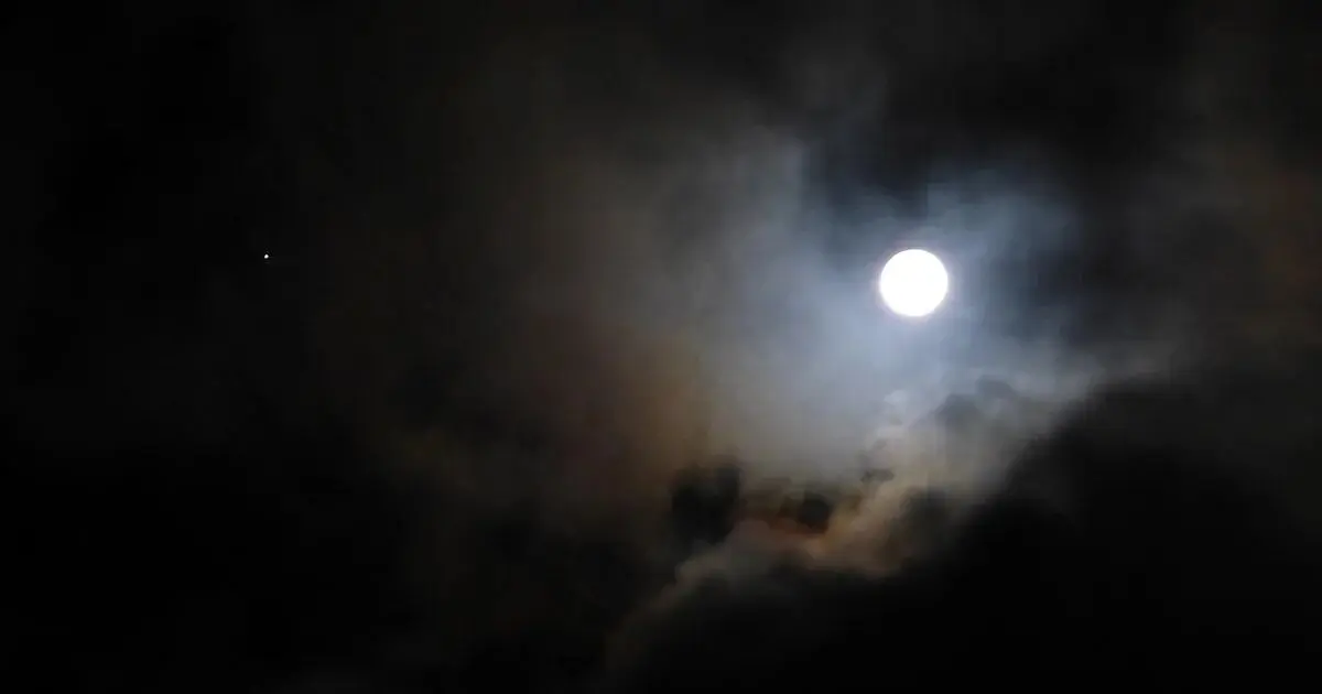 beso espacio universo - Qué es un beso Luna