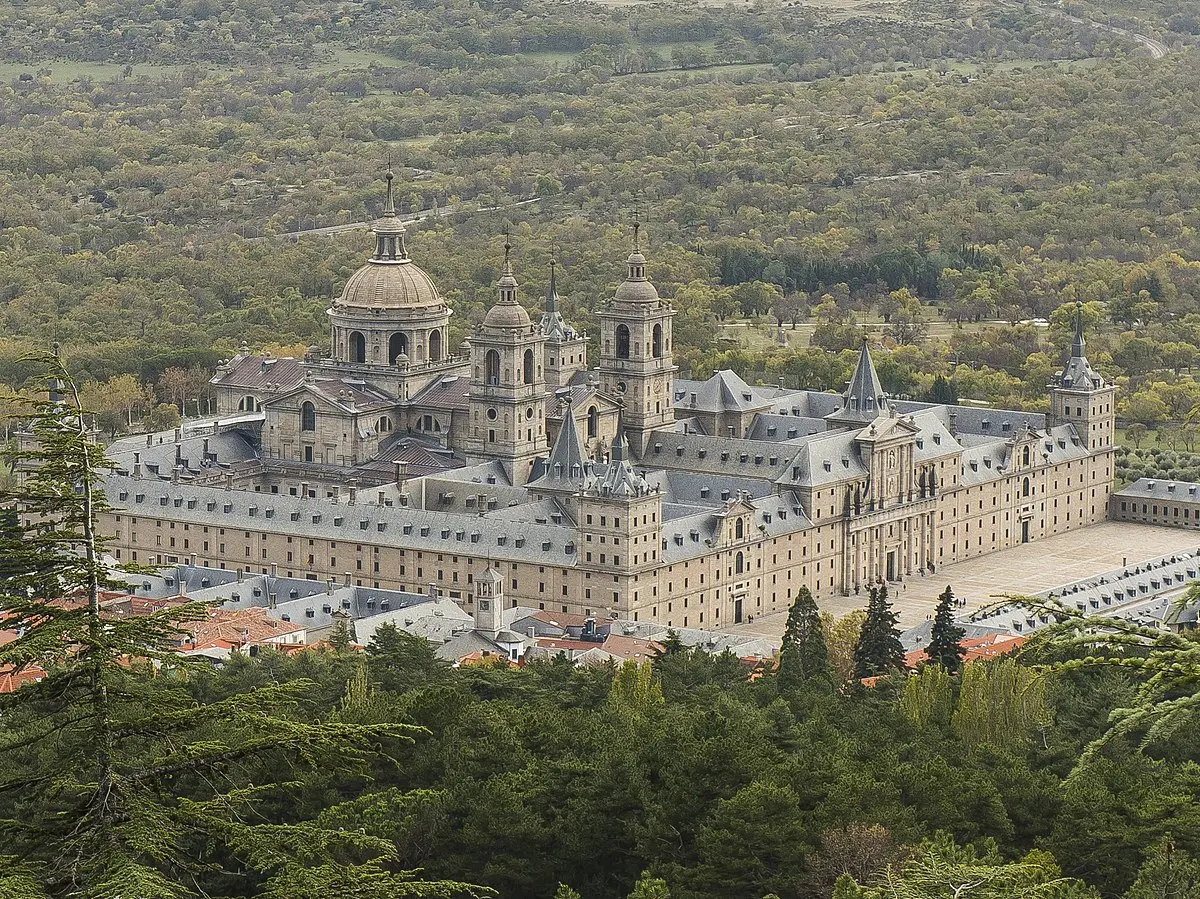 el escorial y el universo - Qué función tenía El Escorial