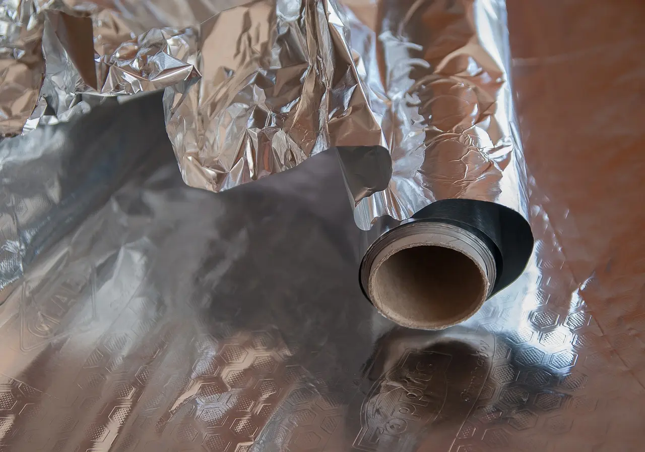 como hacer universo casero papel albal - Qué pasa si pongo papel albal en el horno