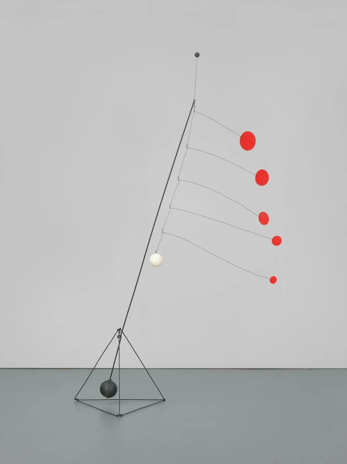 alexander calder universo planetas constelaciones - Qué tipo de esculturas creo Alexander Calder