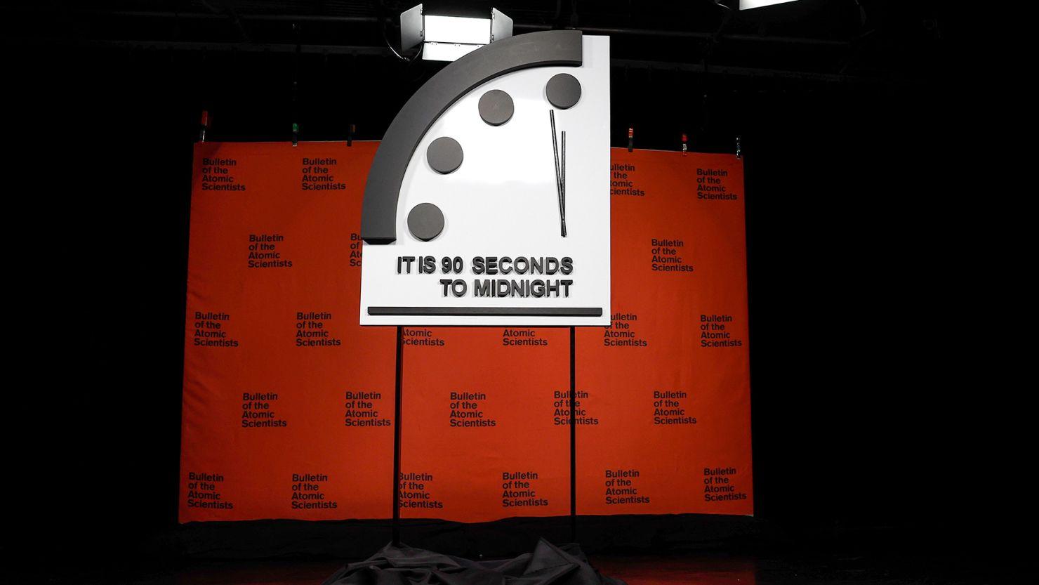 reloj del universo - Quién controla el Reloj del Fin del Mundo