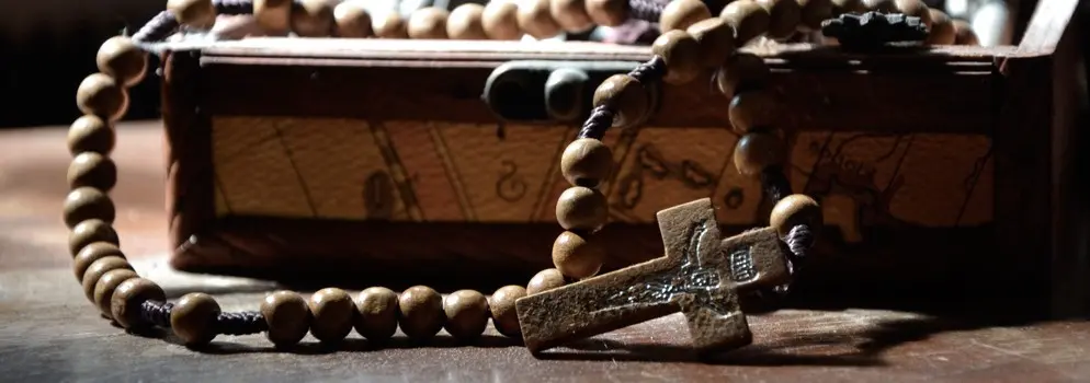 el santo rosario universo literario - Quién escribio los misterios del Santo Rosario